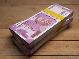 Five, including priest, caught in Rs 1.26 crore fake note case